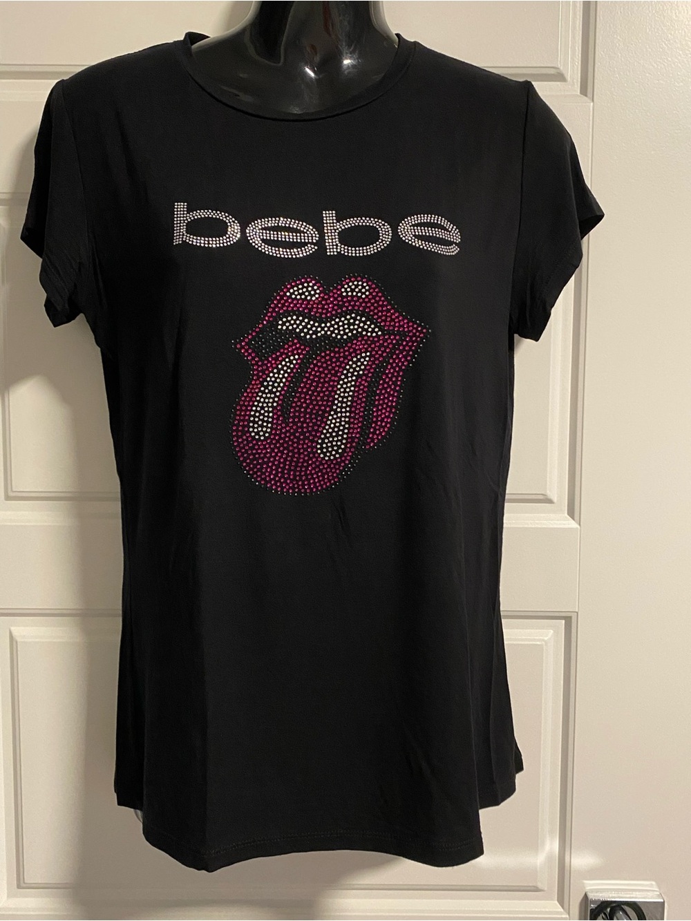 BEBE ROLLING STONES ~ TONGUE GRAPHIC RHINESTONE T-SHIRT